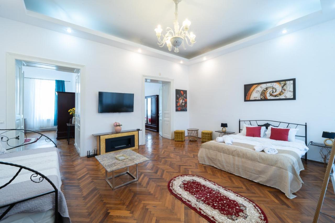 5* Noble House In Historic Center Villa Cluj-Napoca Ngoại thất bức ảnh